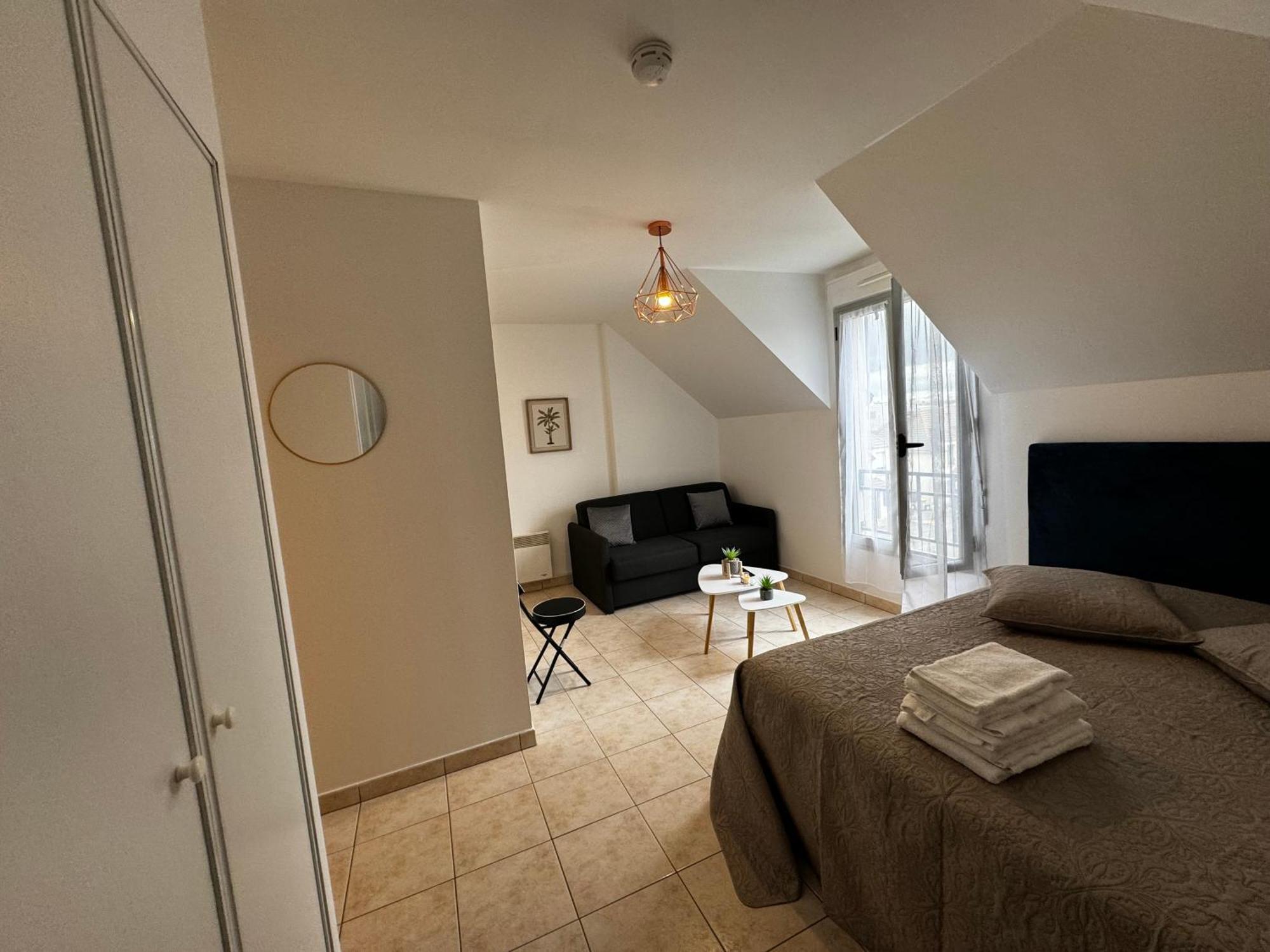 Le Studio Du 72 Apartamento Bussy-Saint-Georges Exterior foto